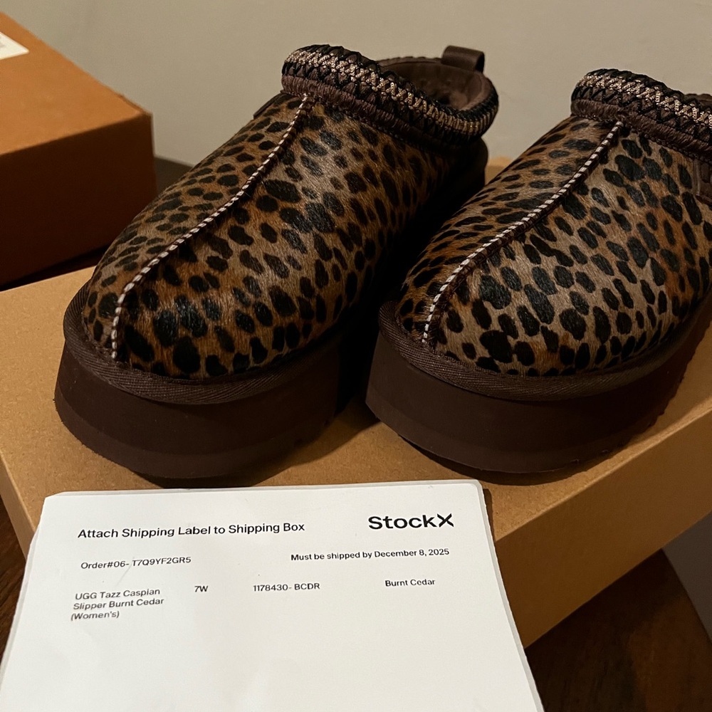 UGG Brown Leopard Pattern Clogs - Picture 4 of 4